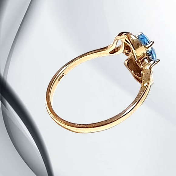 Solid 14k Gold Ring with Blue Topaz Gemstone. Size 6 - Picture 3 of 8
